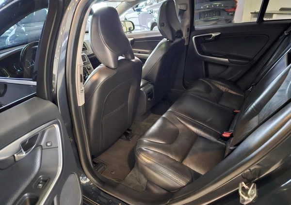 Volvo V60 cena 79900 przebieg: 231000, rok produkcji 2014 z Jeziorany małe 562